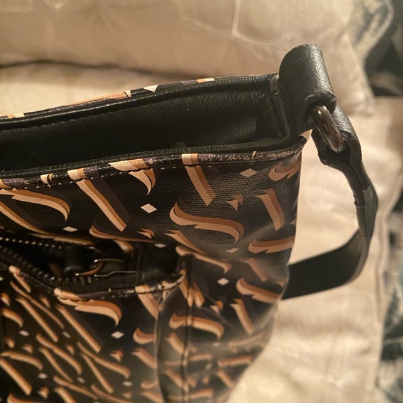 Simply Vera Vera Wang Crossbody bag. Zip top. Used in good condition 🖤👜 - Picture 12 of 17